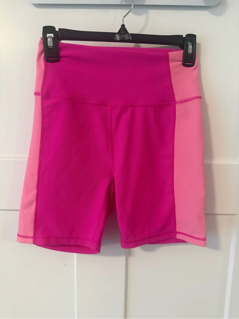 WILO Women’s High-Waist Two-Tone Pink Bike Shorts NWOT